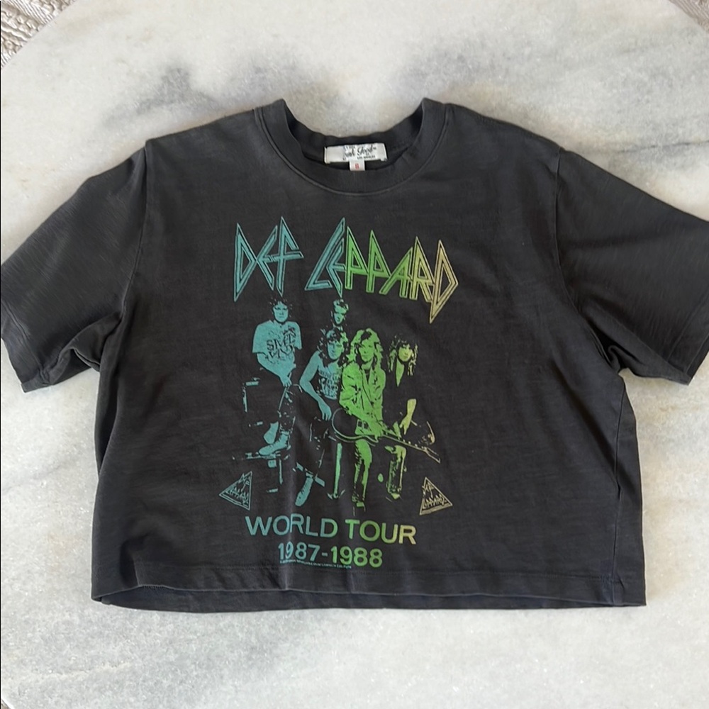 Junk Food of Los Angeles Def Leppard Black Graphic Tee size Small